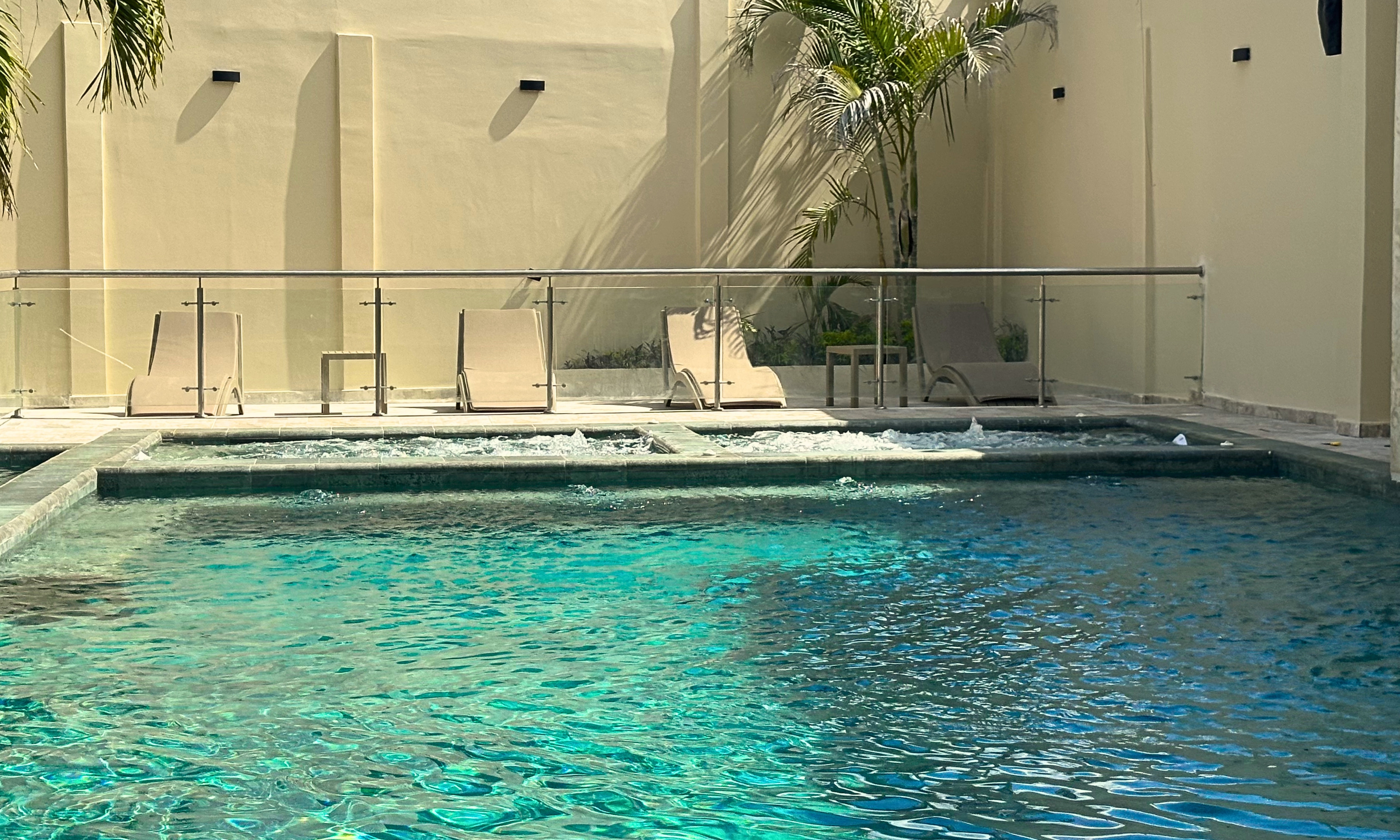 Piscina de Covemar Hotel